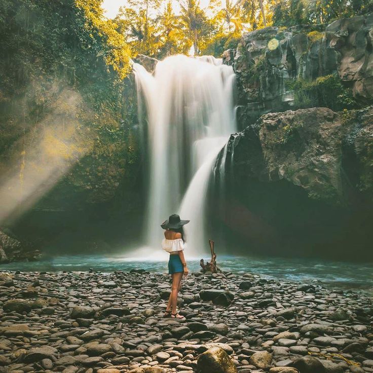 Lovina & Git Git Waterfall